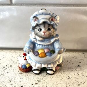 Kitty Cucumber Cat Backyard Chicken Eggs Basket Ornament Schmid Vintage 1988